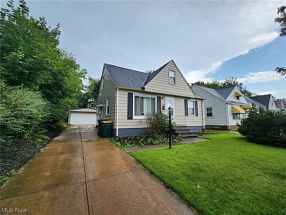 2nd image of 5393 Oakwood Ave