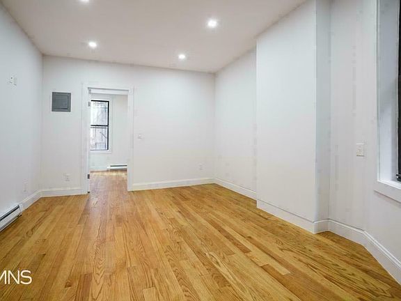 5th image of 320 W 49th St APT 1RW