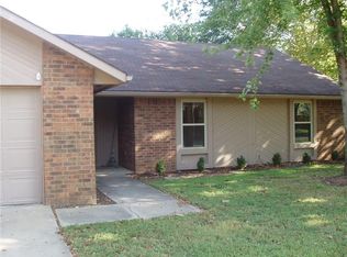 1470 E Eton St, Fayetteville, AR 72703