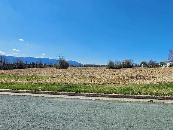 3rd image of Highland Dr