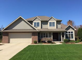 1343 Old Farm Ln, Saint Joseph, MI 49085