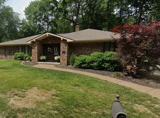 8216 Berry Dr, Evansville, IN