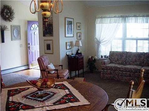 4th image of 58 Canterbury Ln