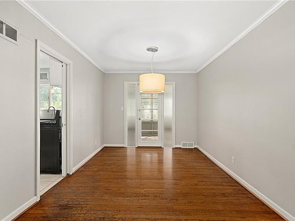 5th image of 7635 Charlotte St