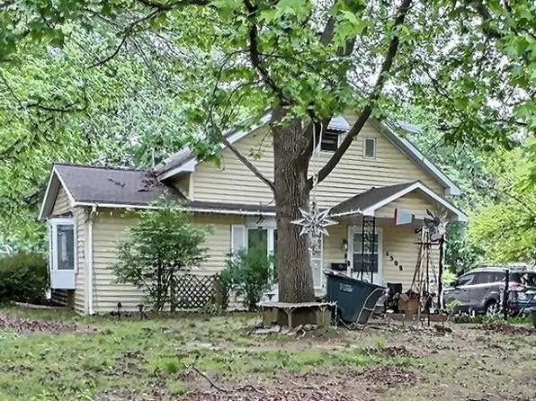 1508 N Main St, Nevada, MO 64772