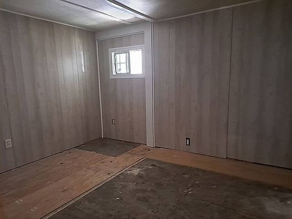3rd image of 1250 Lakeview Dr #1