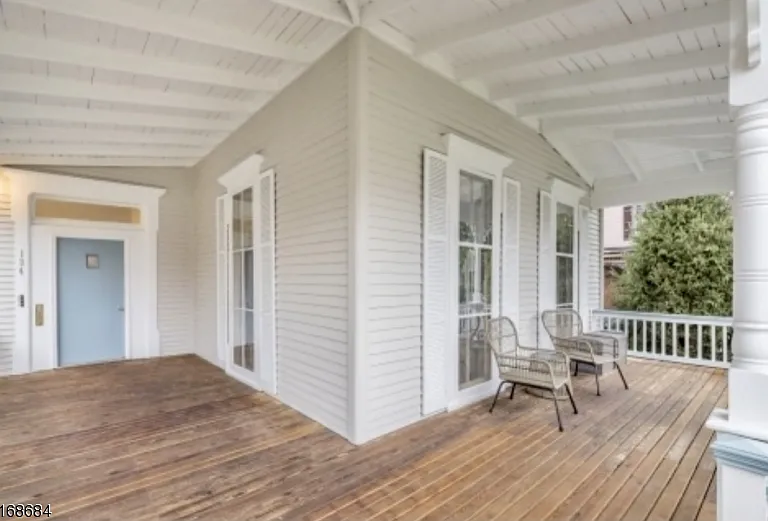 134 Chestnut St #3 — Photo 2