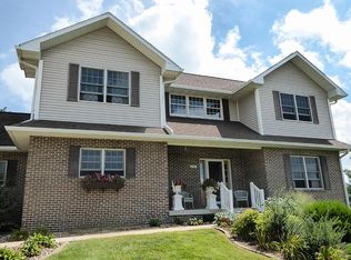 105 Stillwater Rd, Waverly, IA 50677