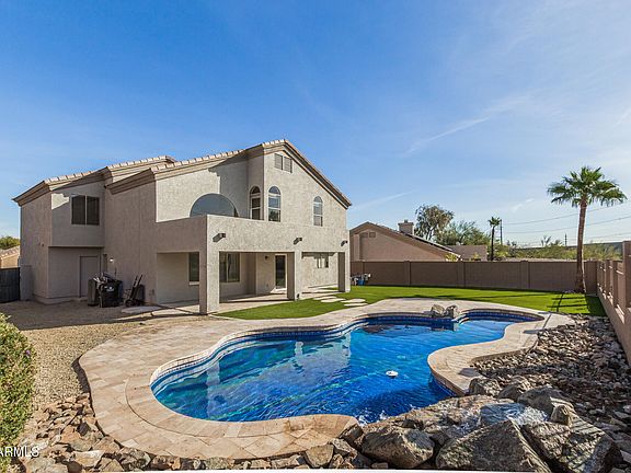 4th image of 1347 E REDWOOD Lane