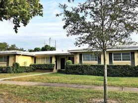 930 Benevento Ave, Miami, FL
