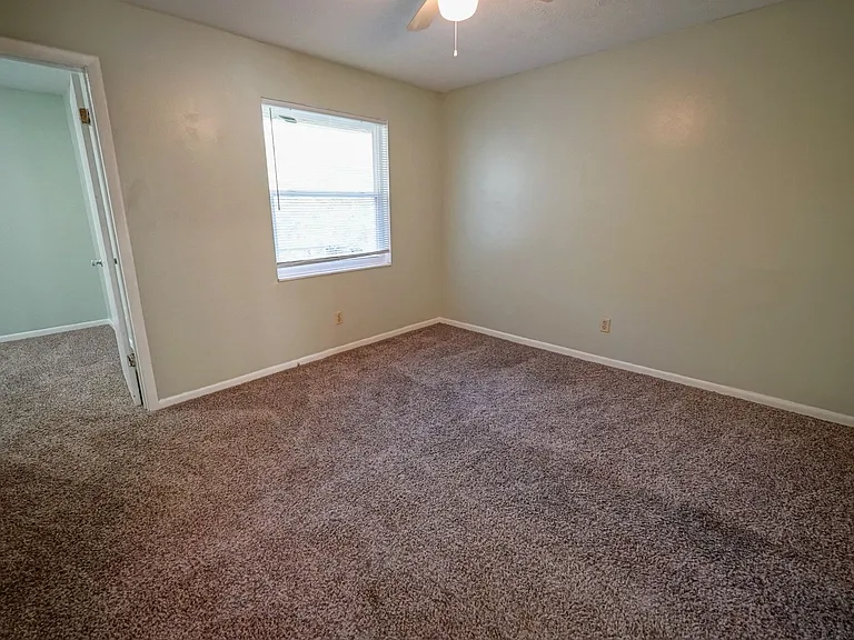 2304 Hartsfield Ct #B — Photo 19