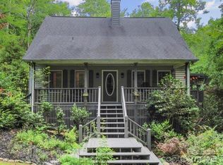 1426 Yadkin Ln, Lenoir, NC 28645