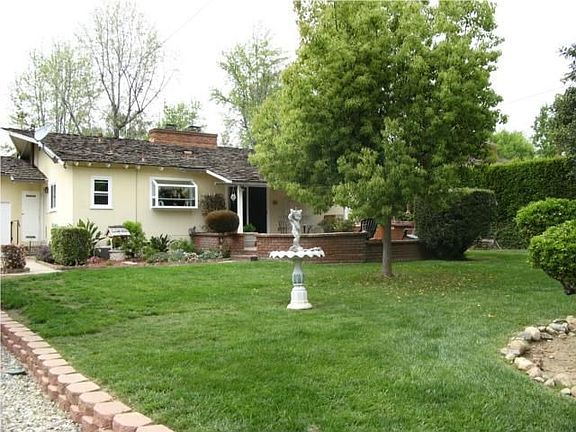 Park like, large back yard