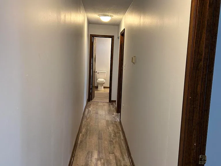 442 Race 2nd Floor Apt St — Photo 5