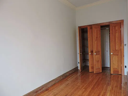 Bedroom, photo 2