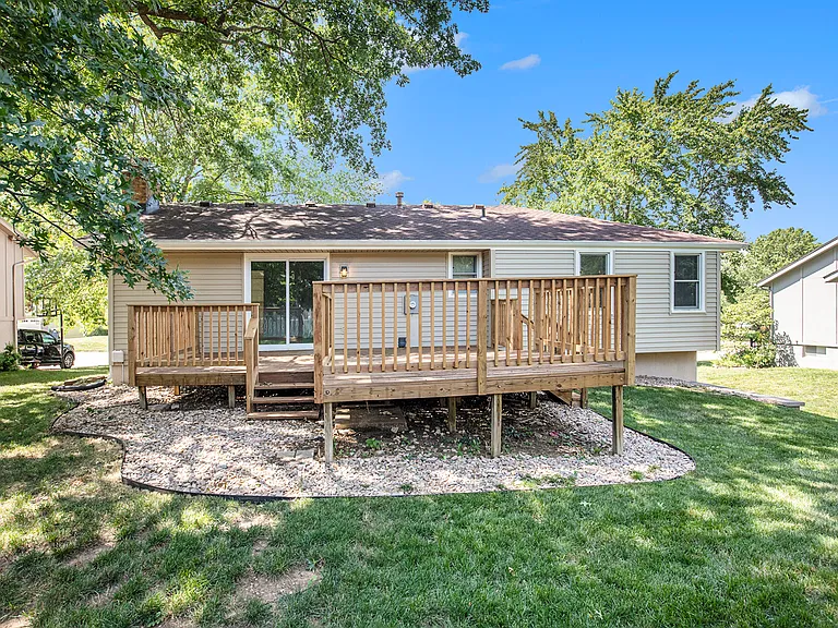309 SE Brownfield Dr — Photo 24