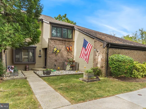 9 Dorset Pl, Newtown, PA 18940