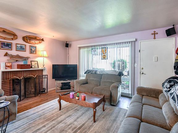 5th image of 920 Longwood Ave