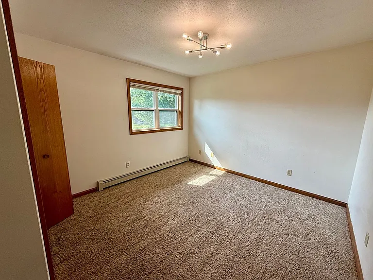 1216 N Point Dr — Photo 15