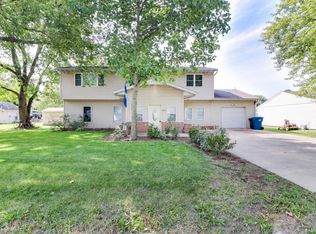 400 Chestnut St, Stanford, IL 61774