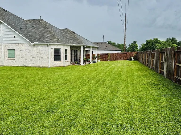 2002 Flatland Dr — Photo 8