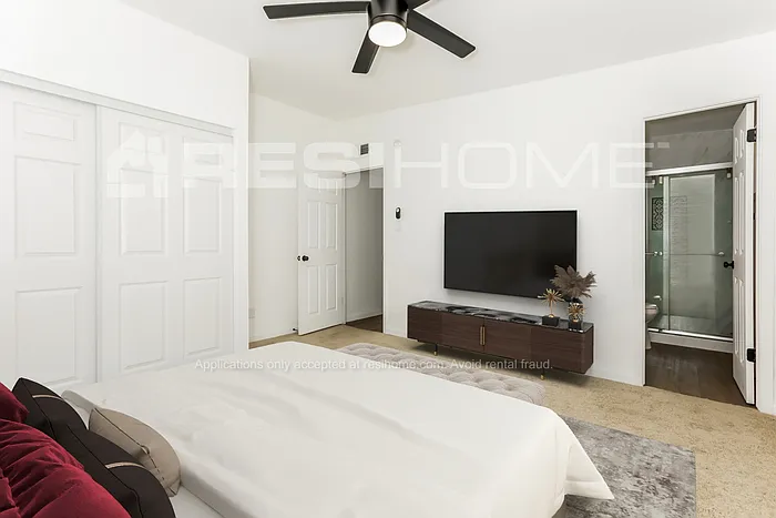 1314 E Del Rio Dr — Photo 8