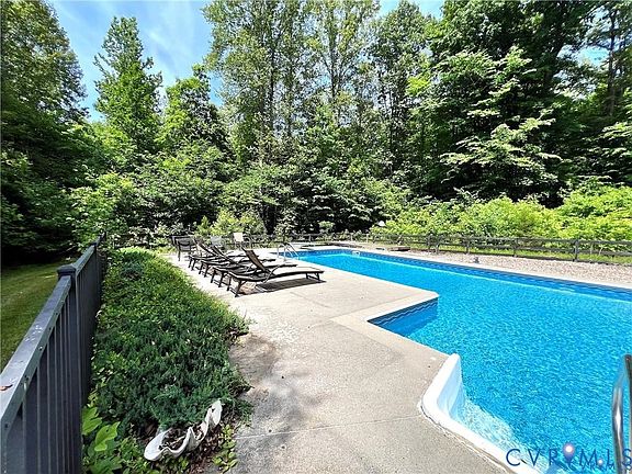 5th image of 16184 Point Beverley Ct