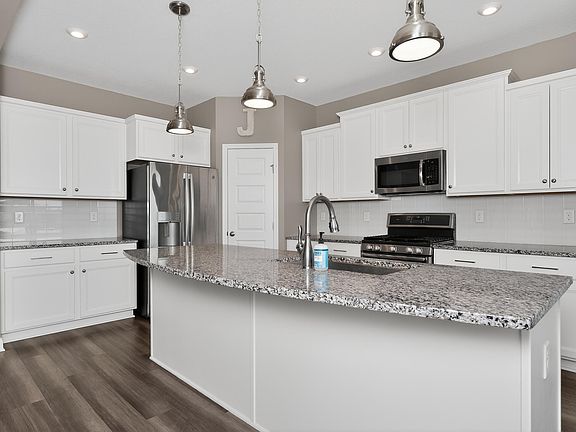 4th image of 621 Indigo Dr