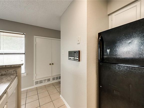5th image of 922 Fairbanks Cir