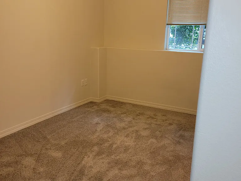 5700 NE 82nd Ave #B-6 — Photo 4