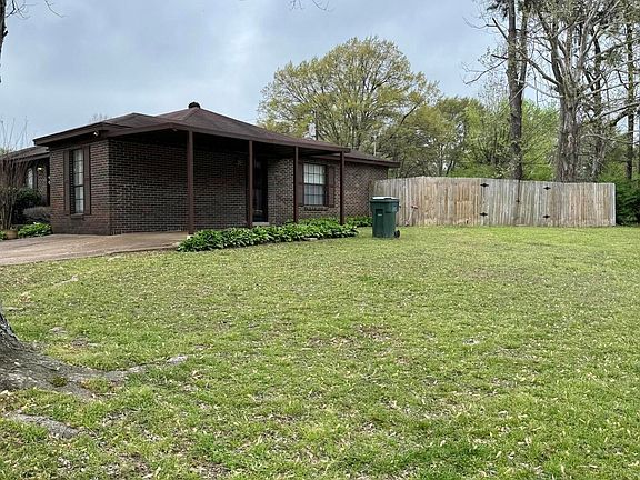 3rd image of 7885 Brentwood Dr