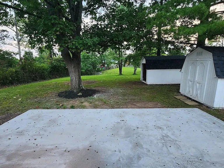 10913 Maplehill Dr — Photo 21