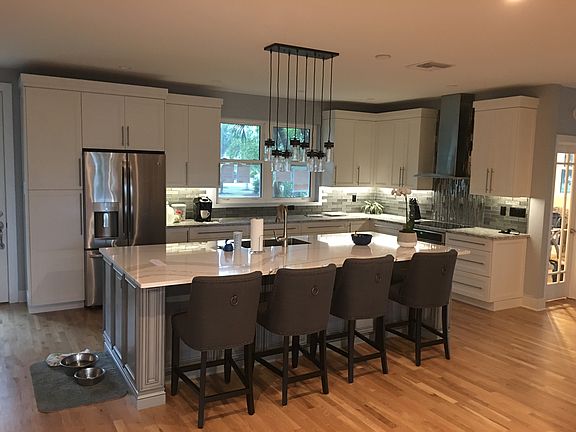 5th image of 411 N Barfield Dr