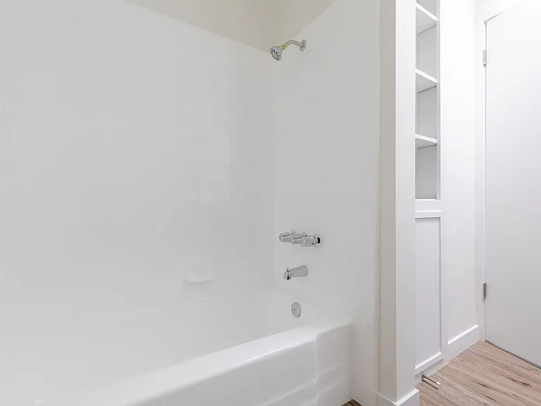 410 & 414 Manhattan Pl Los Angeles CA — Photo 2