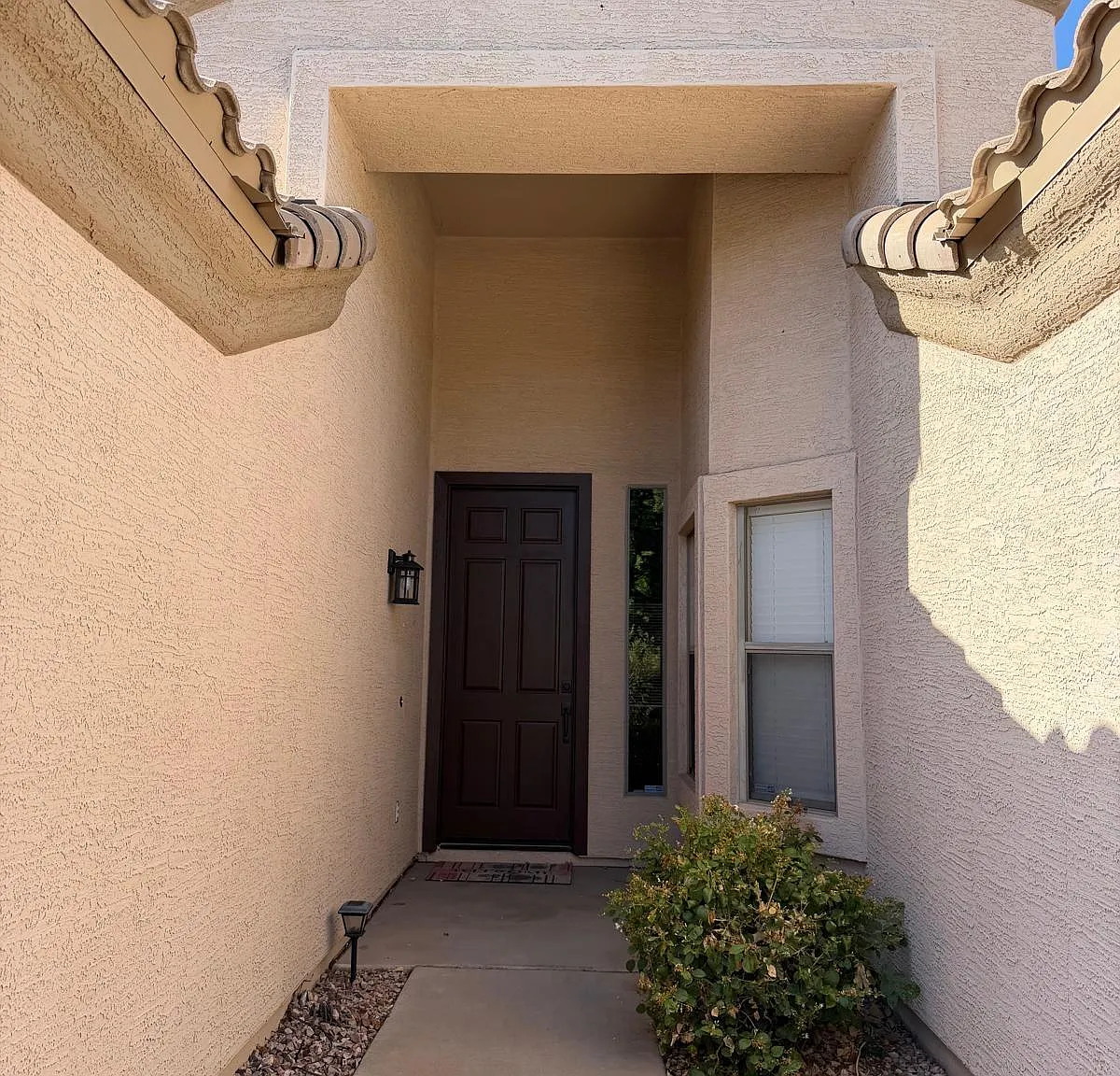 3 bed, 2.0 bath, 2152 sqft, $2,500 — Photo 2