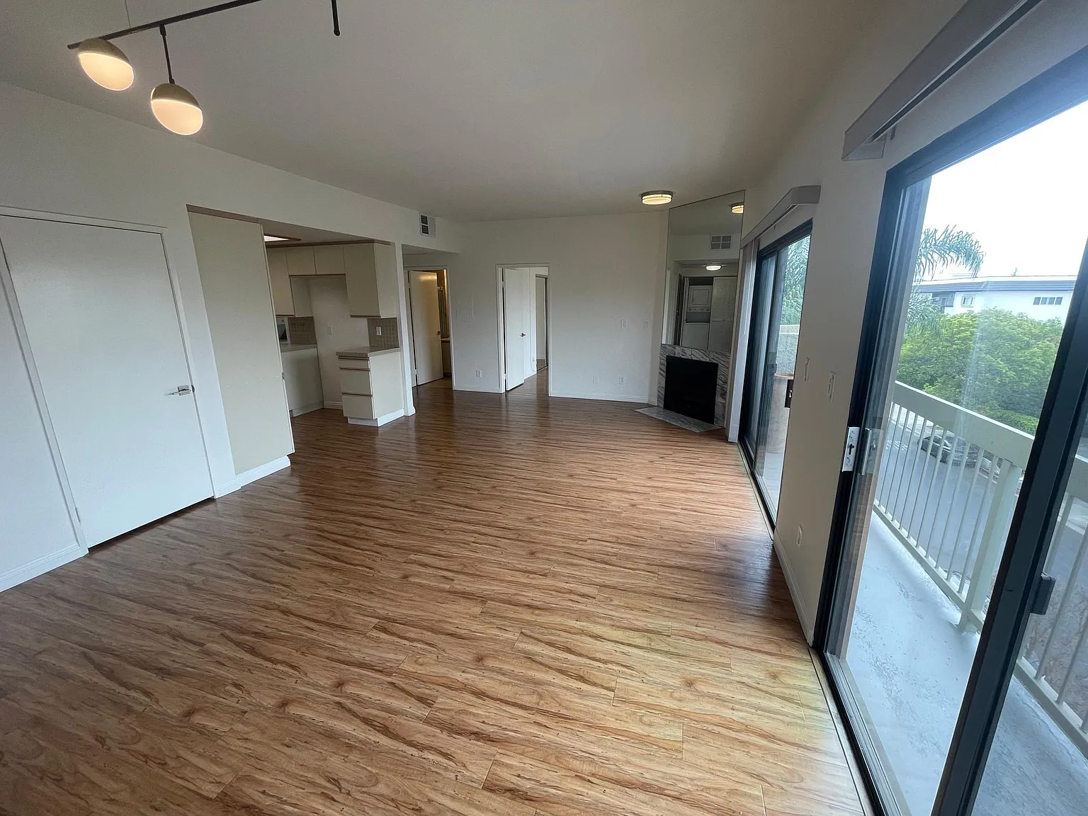 1818 Glendon Ave — Photo 4