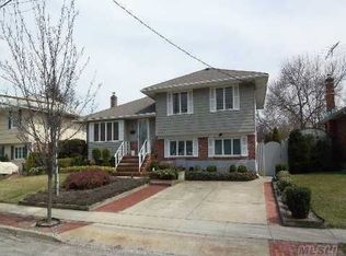 40 Block Blvd, Massapequa Park, NY 11762