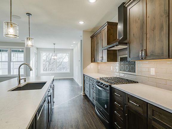 4th image of 2305 Hill Ct