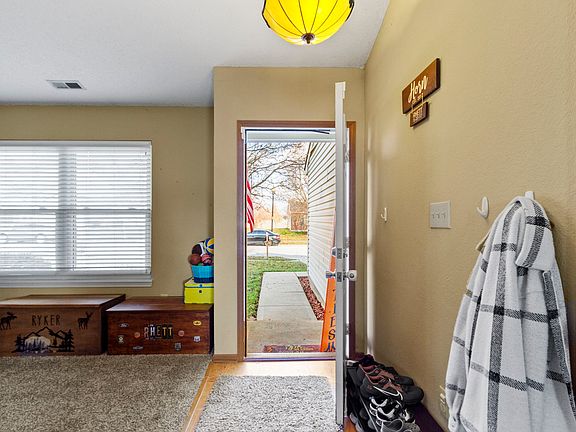 4th image of 10709 Sedgegrass Dr
