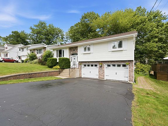 3rd image of 73 Wynn Castle Dr