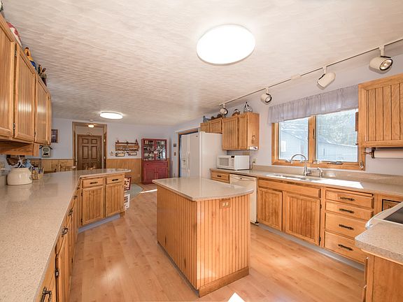 Incredible counter space 
