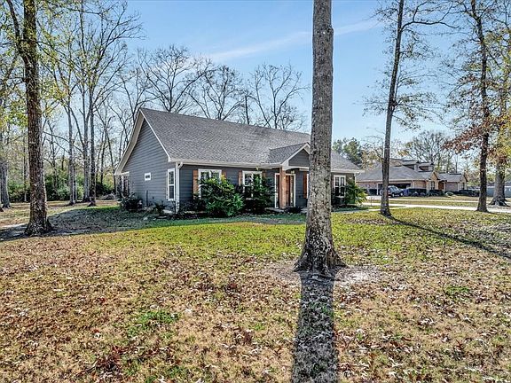3rd image of 1208 Leslie Ln