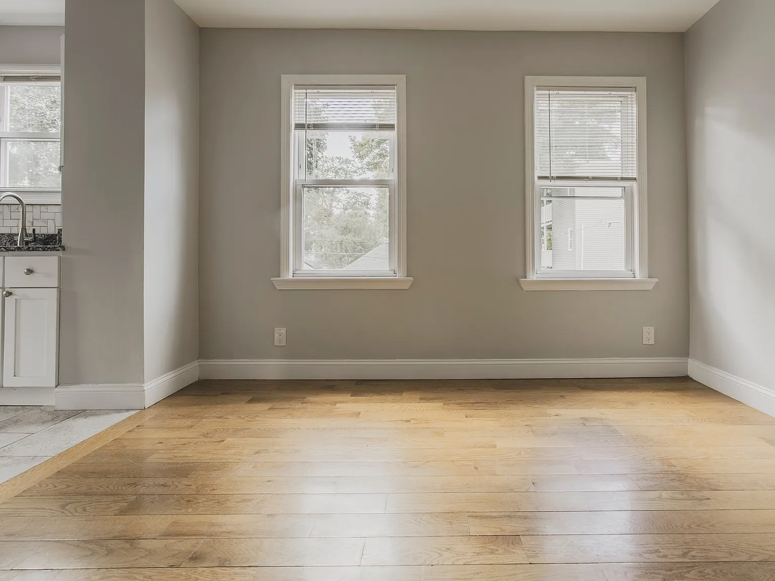 3 bed, 1.0 bath, 1100 sqft, $3,450 — Photo 2