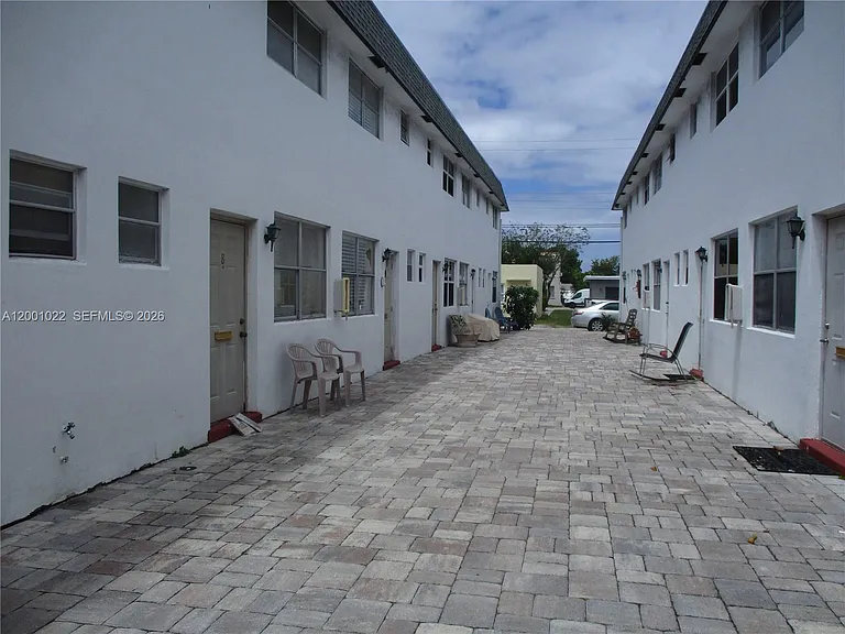 1949 Taylor St #9 — Photo 3