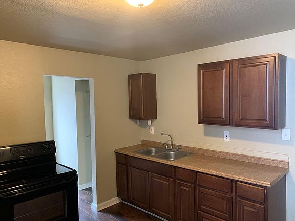 5th image of 2409 S Mill St APT 1
