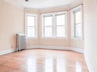 3946 W Roscoe St APT 1A, Chicago, IL 60618