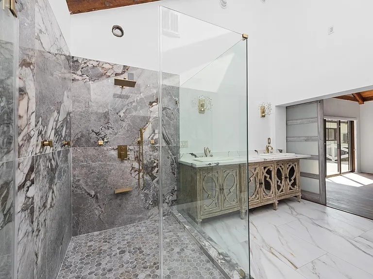 5230 Meadow Forest Dr — Photo 42