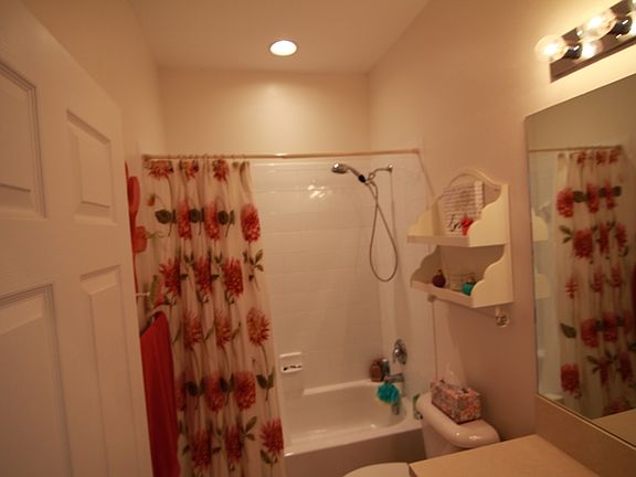 4th image of 1115 Emerald Hill Way
