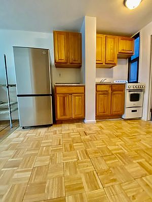 4th image of 169 E 92nd St APT E2