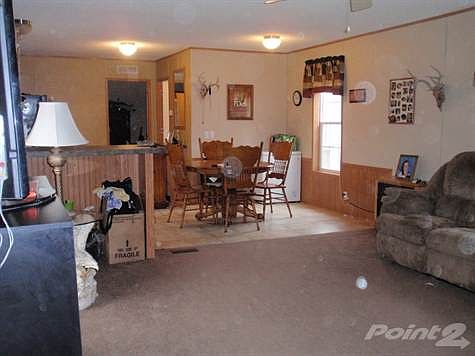 Living Room/Dining Area
